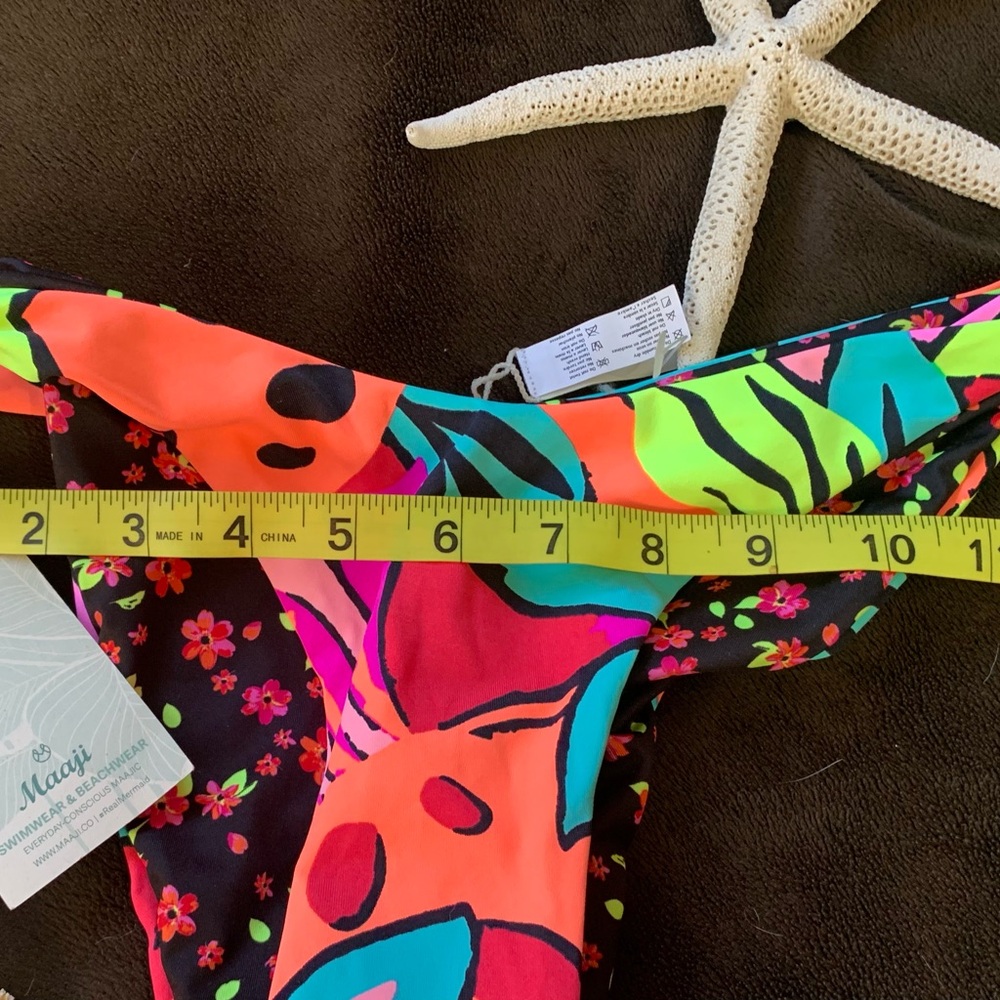 MAAJI bold floral reversible (2) piece 82% polyamide bikini size Small NWT - Picture 15 of 15